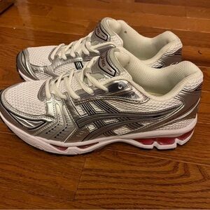 Cream sweet pink ASICS